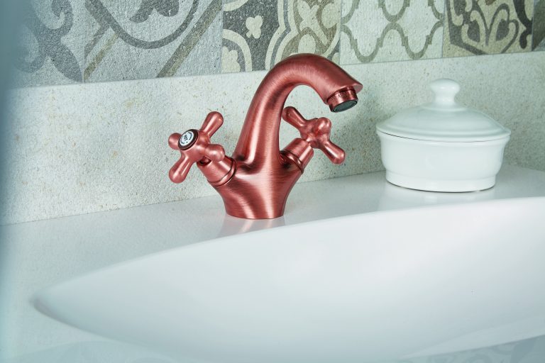 Bugnatese OLD’ 800 Mosdócsaptelep leeresztővel