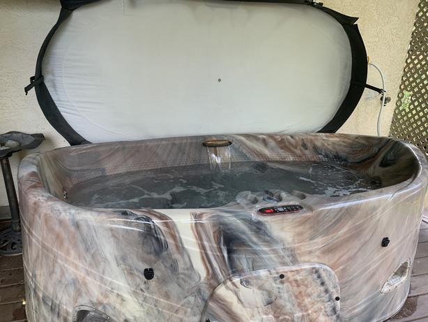 SpaBerry SB5 2 személyes jakuzzi 232,5x126,5x81cm