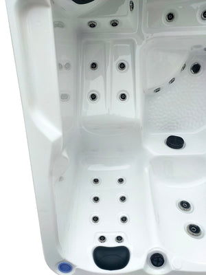 REVOLUTION TRIDENT jakuzzi 200x200x90 cm