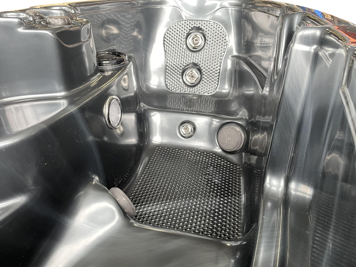 SpaBerry SB3 2 személyes jakuzzi 230x125x72cm