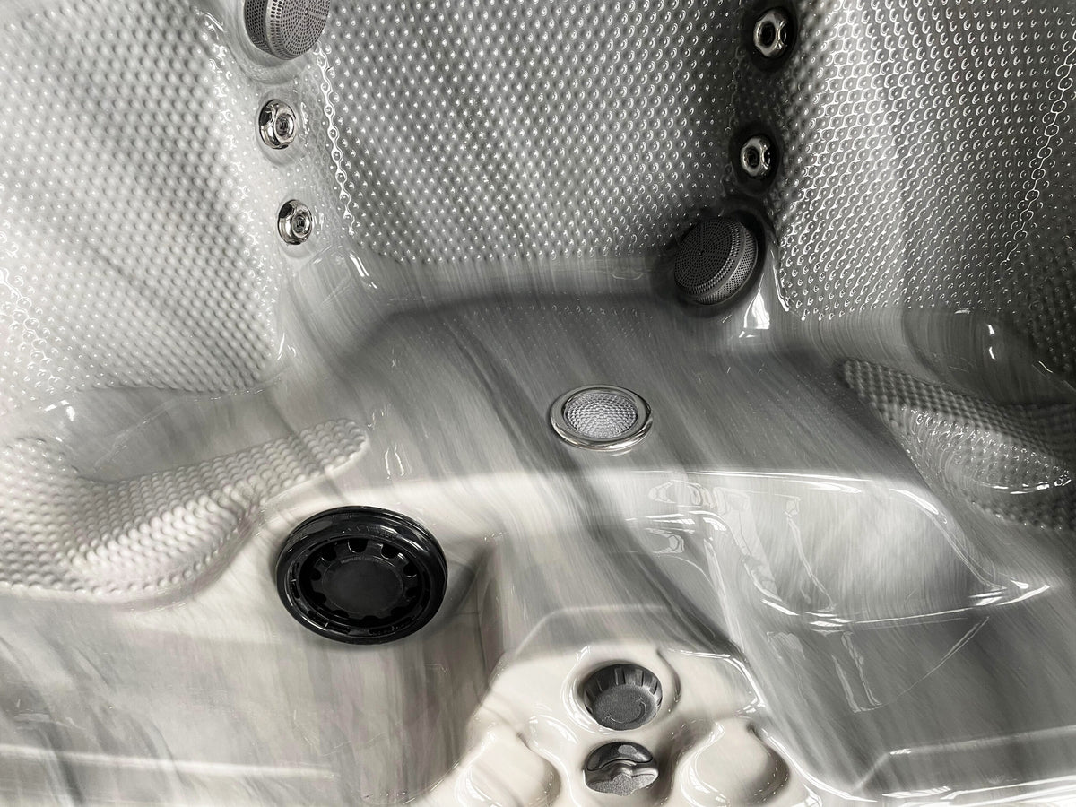 SpaBerry SB4 2 személyes jakuzzi 230x125x72cm