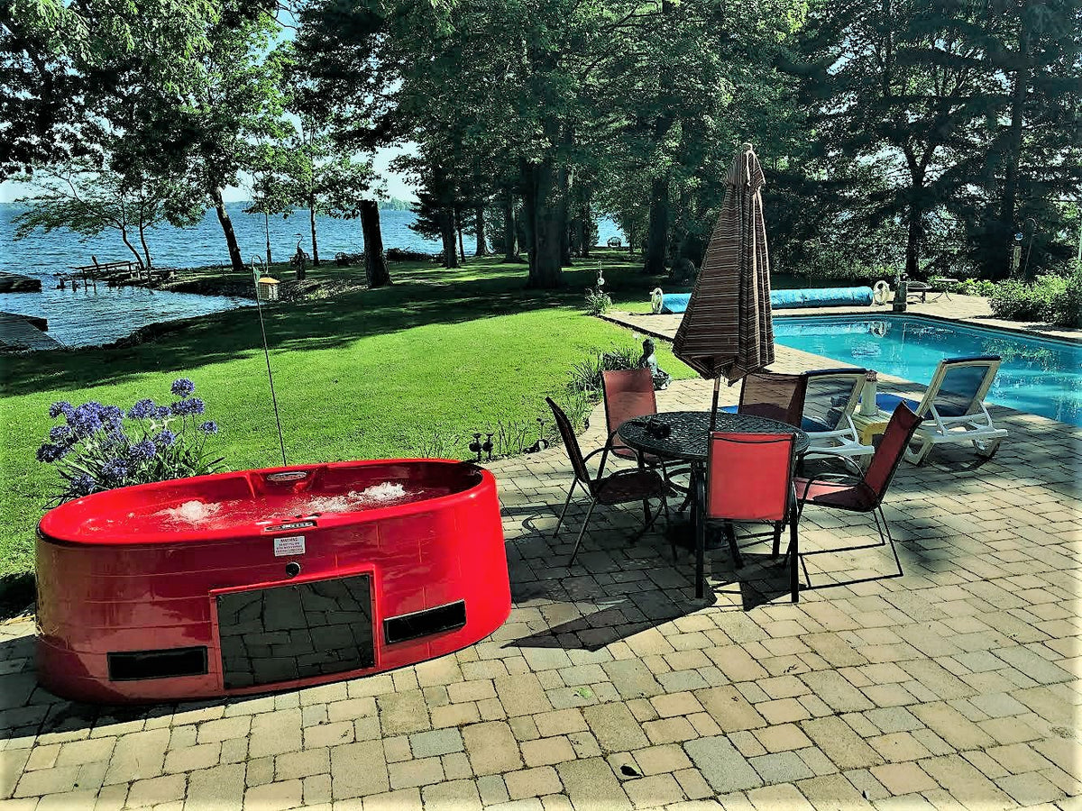 SpaBerry SB5 2 személyes jakuzzi 232,5x126,5x81cm