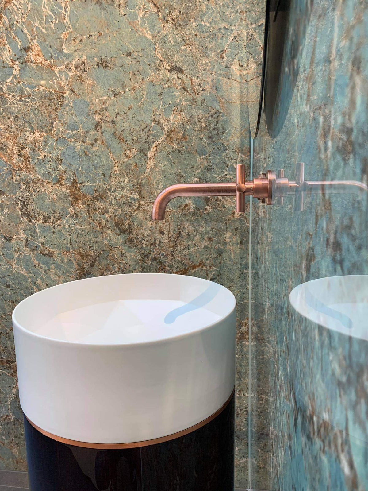 Bugnatese RODOS Fal alatti mosdócsaptelep 19 cm-es kifolyóval