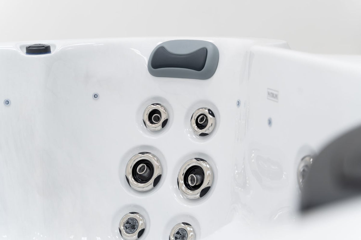 Revolution-spa Earth 200x200x80 7 fős jakuzzi