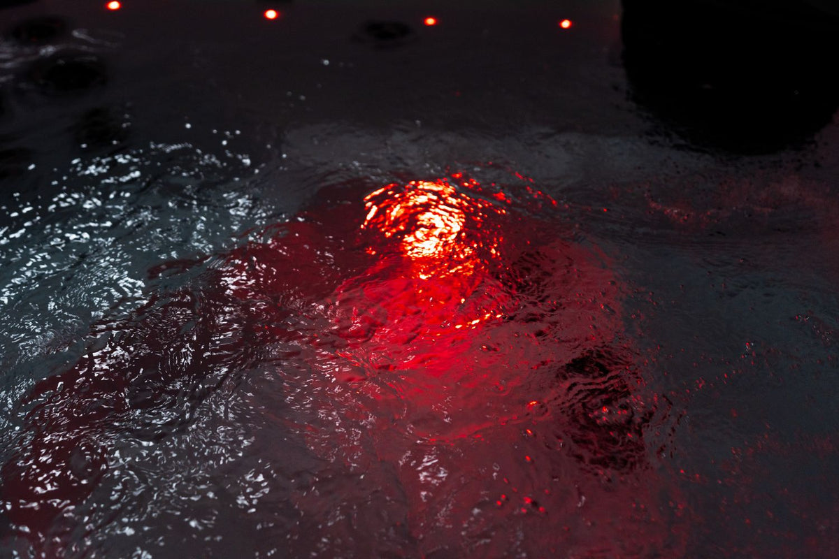 Revolution-spa Earth 200x200x80 7 fős jakuzzi