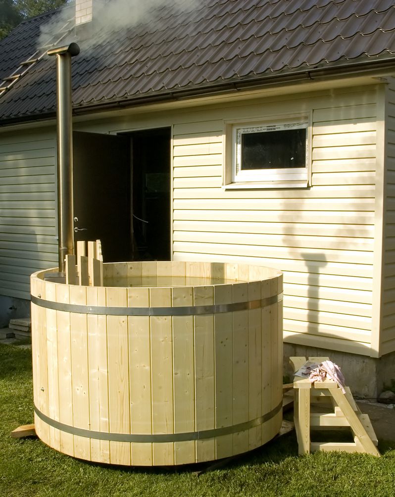 Észt Lucfenyő dézsa beépített kályhával