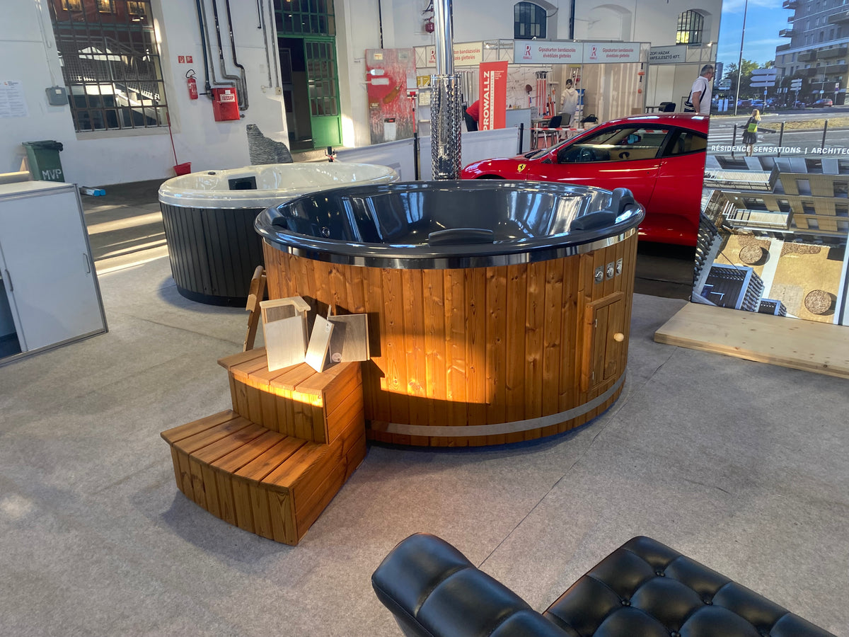 Revolution-Hot Tube AKCIÓS  Kiállítási darab Kerek Üvegszálas dézsa integrált kályhával