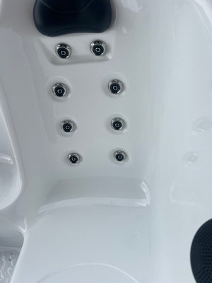 REVOLUTION TRIDENT jakuzzi 200x200x90 cm