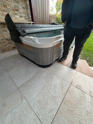 Revolution-spa INDULENCE 214x143x63cm  2 fős jakuzzi