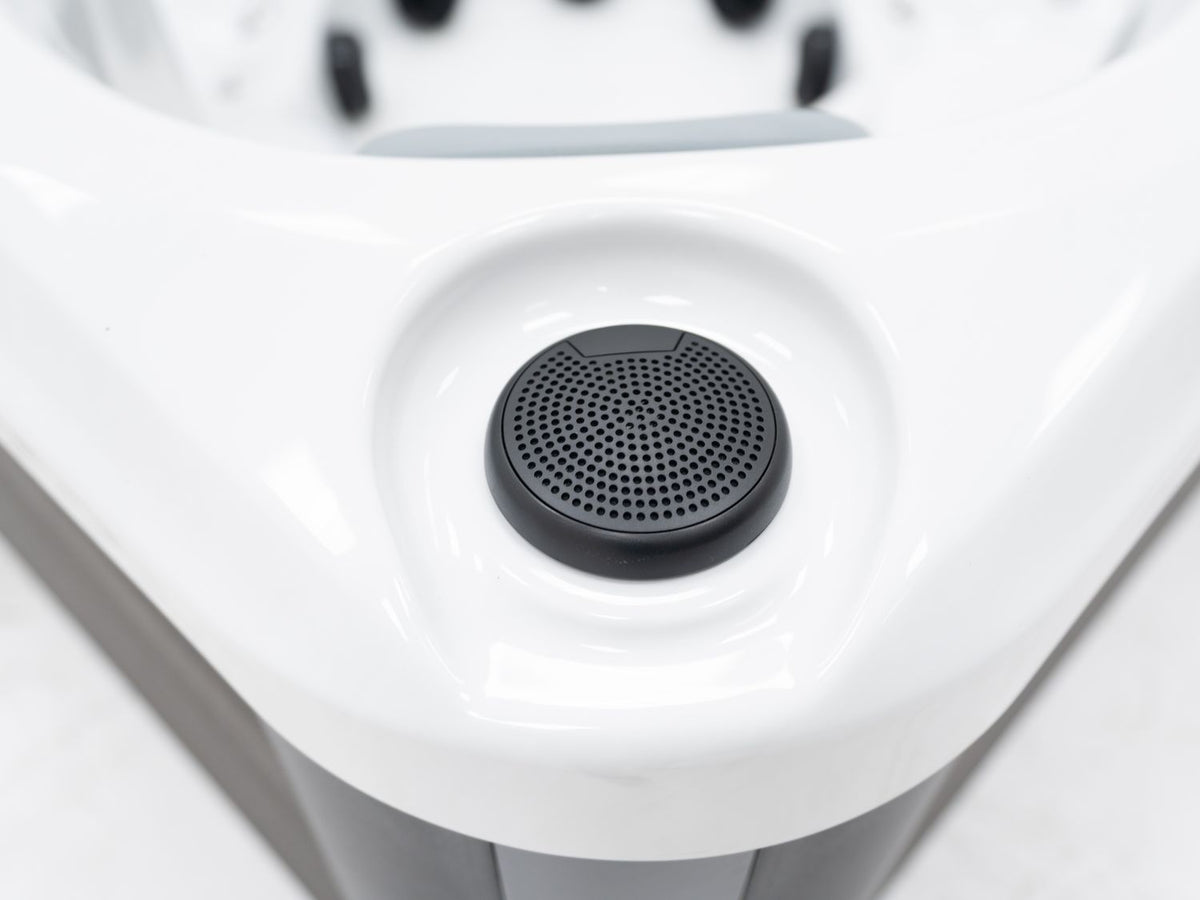 Revolution-spa Jupiter 200x200x80 7 fős jakuzzi