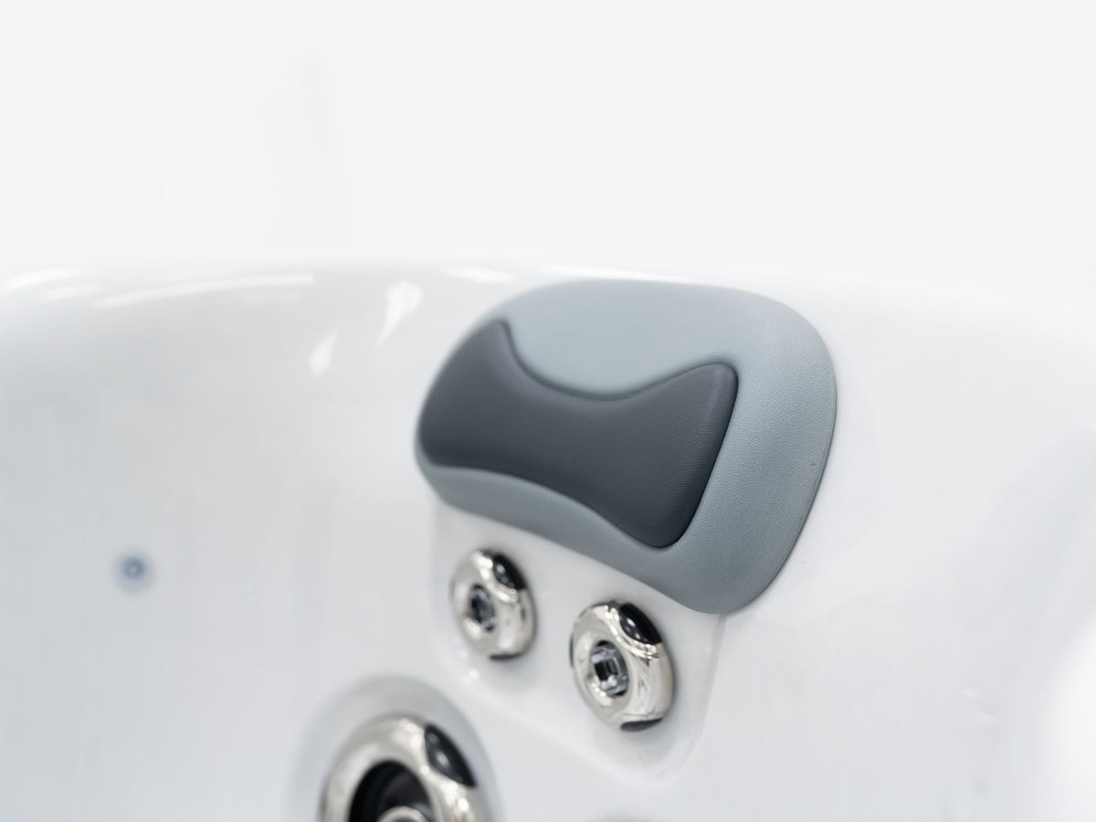 Revolution-spa Jupiter 200x200x80 7 fős jakuzzi