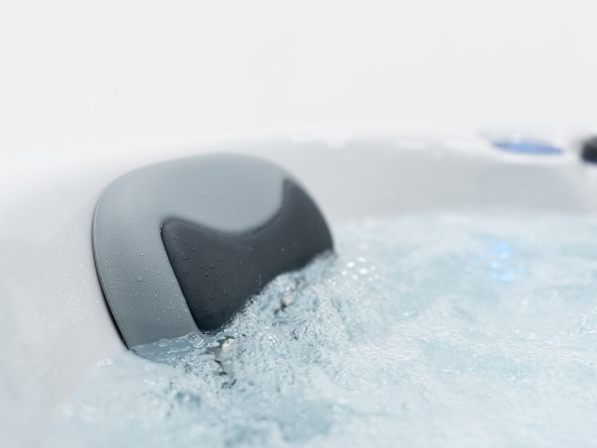 Revolution-spa Jupiter 200x200x80 7 fős jakuzzi