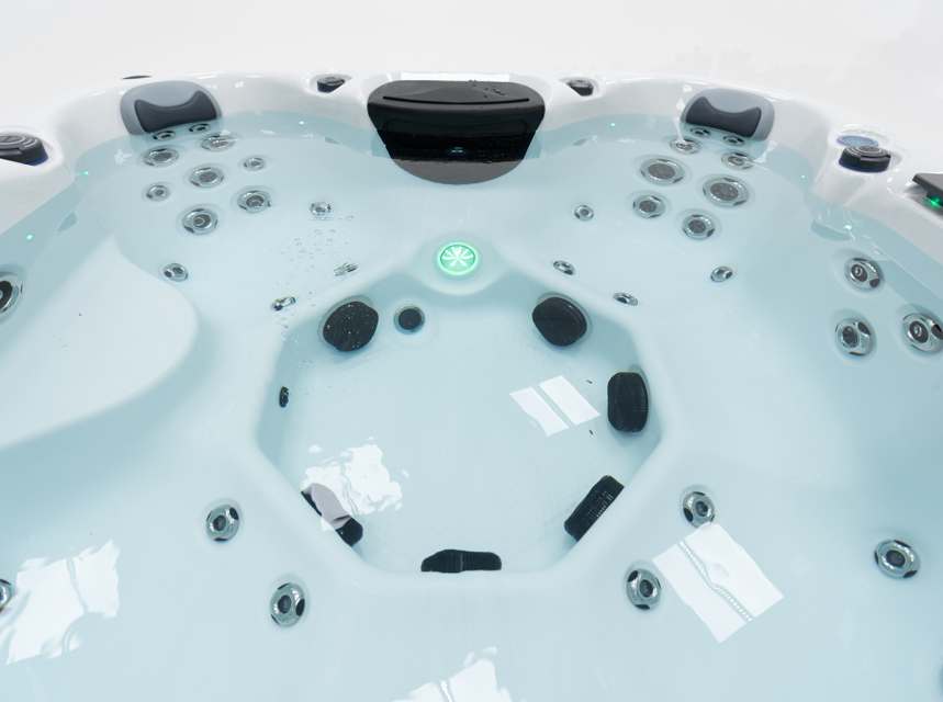 Revolution-spa Jupiter 200x200x80 7 fős jakuzzi