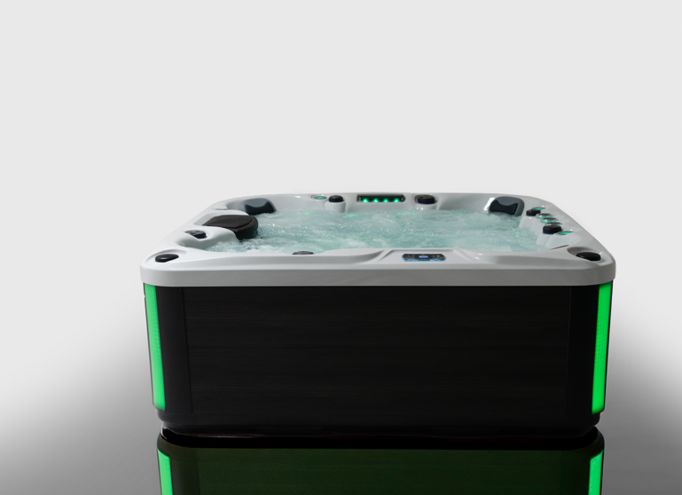 Revolution-spa Jupiter 200x200x80 7 fős jakuzzi