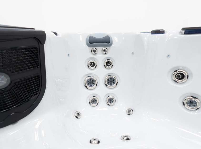 Revolution-spa Jupiter 200x200x80 7 fős jakuzzi