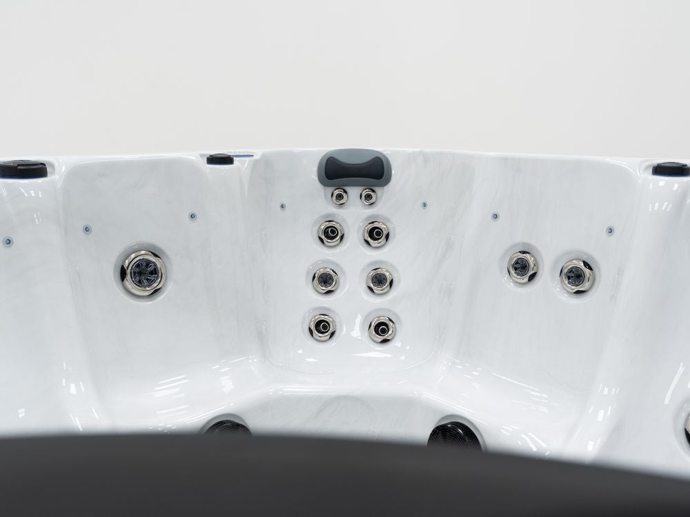 Revolution-spa Mars 200x200x80 5 fős jakuzzi