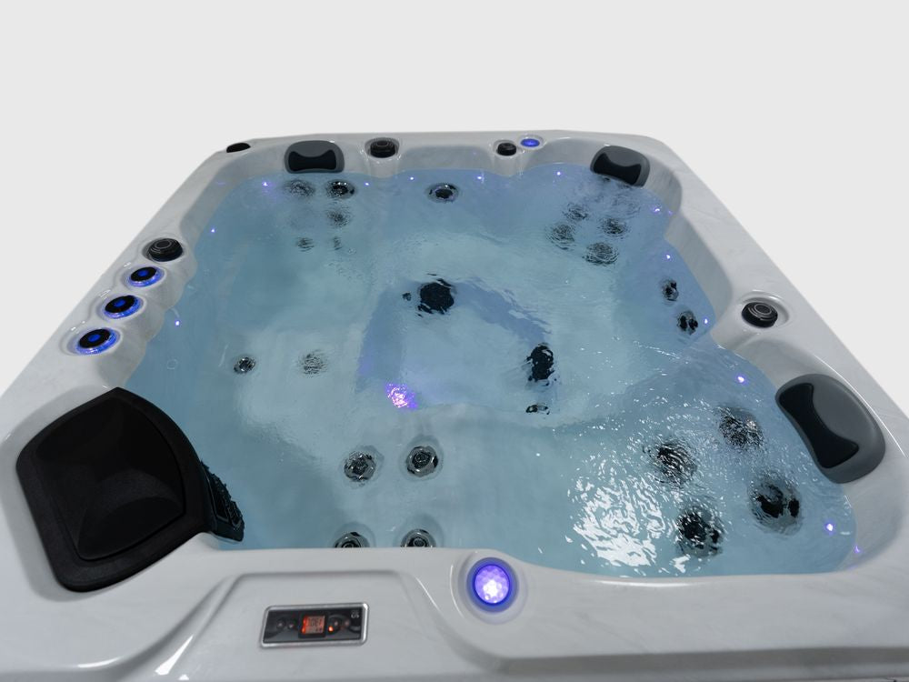 Revolution-spa Mars 200x200x80 5 fős jakuzzi