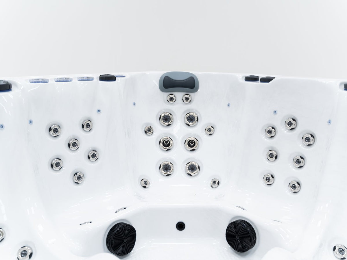 Revolution-spa Neptune 200x200x80 5 fős jakuzzi