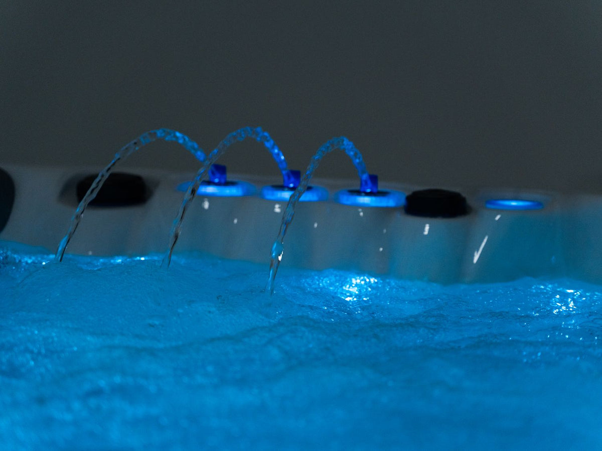 Revolution-spa Neptune 200x200x80 5 fős jakuzzi