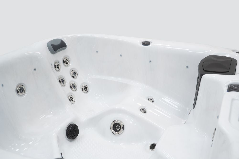 Revolution-spa Venus 200x200x80 6 fős jakuzzi