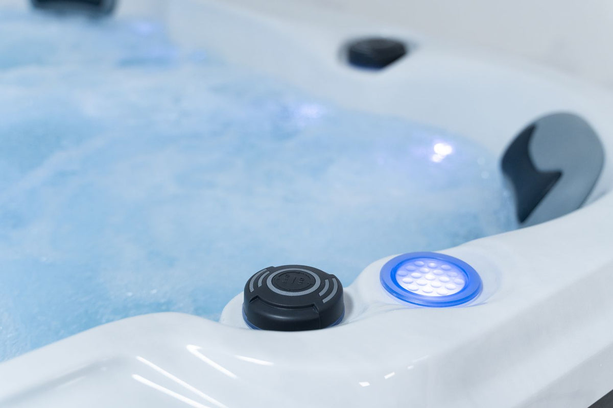 Revolution-spa Pluto 200x200x80 5 fős jakuzzi