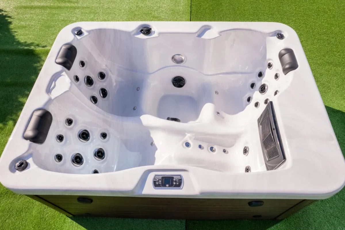 Revolution-spa Amanda 218x158x85 cm ELŐRENDELÉS