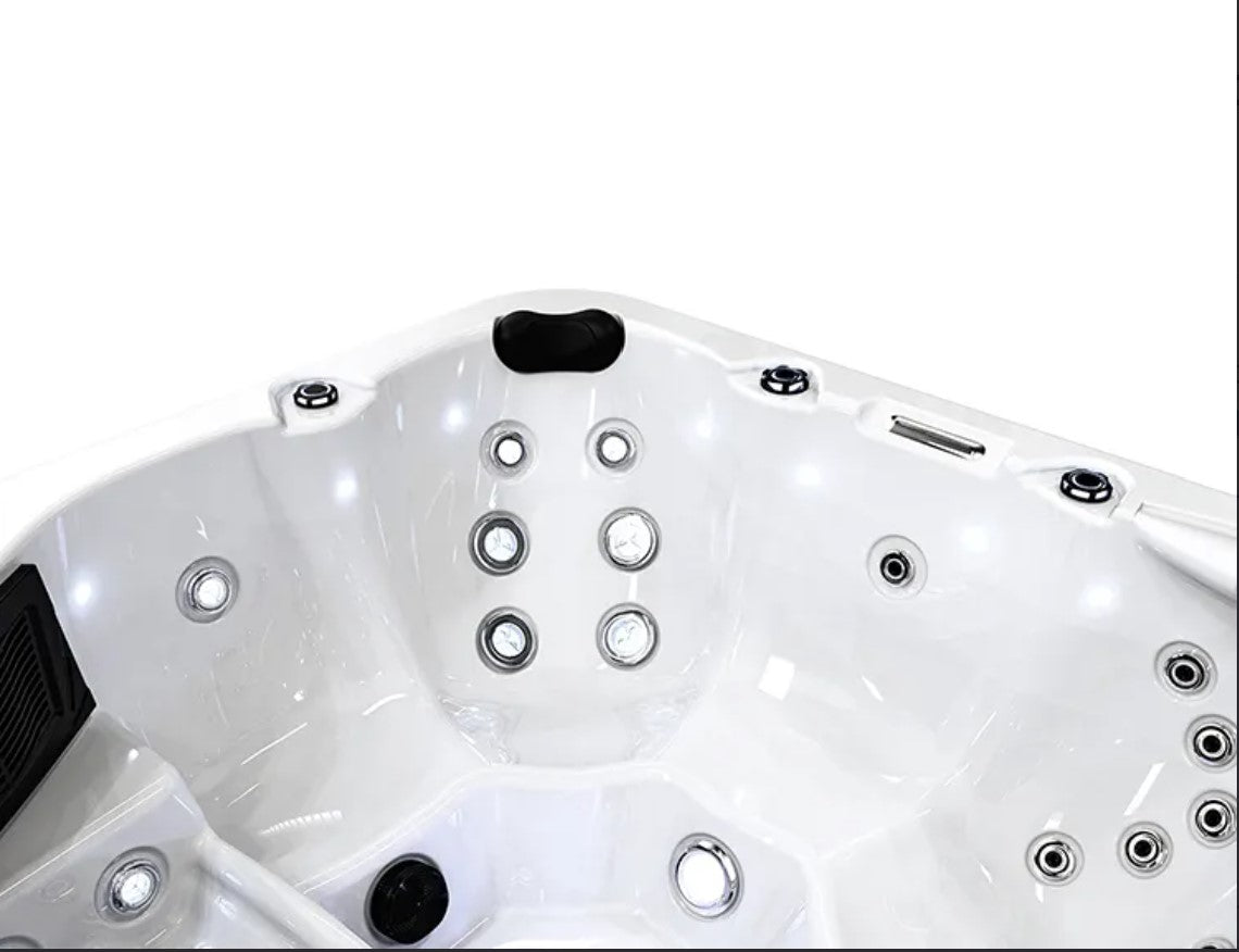 Revolution-spa Tamara 200x200x84 cm ELŐRENDELÉS