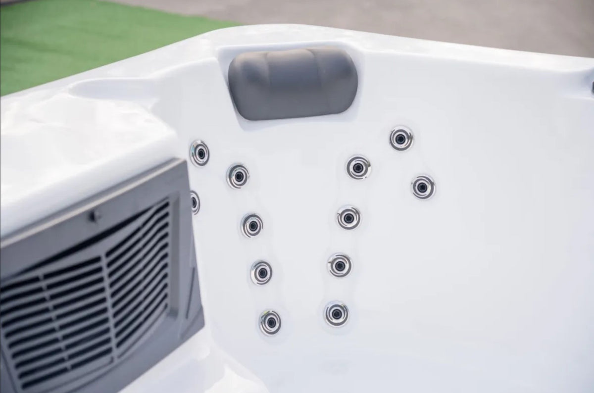 Revolution-spa Wanda 200x155x81 cm ELŐRENDELÉS