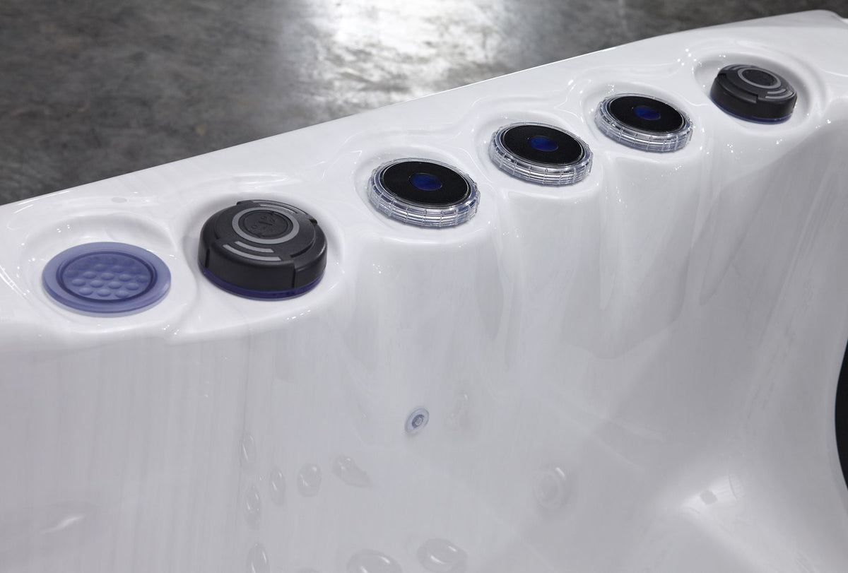 Revolution-spa Saturn 200x200x80 6 fős jakuzzi