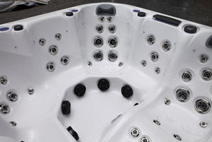 Revolution-spa Saturn 200x200x80 6 fős jakuzzi