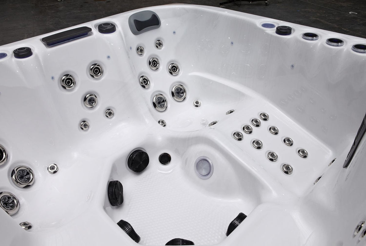 Revolution-spa Saturn 200x200x80 6 fős jakuzzi