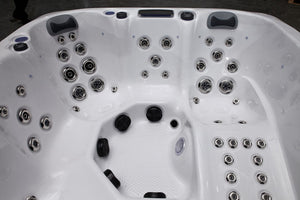 Revolution-spa Saturn 200x200x80 6 fős jakuzzi