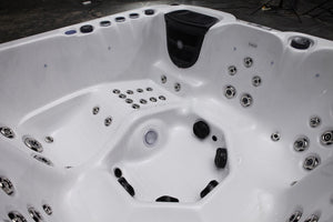 Revolution-spa Saturn 200x200x80 6 fős jakuzzi