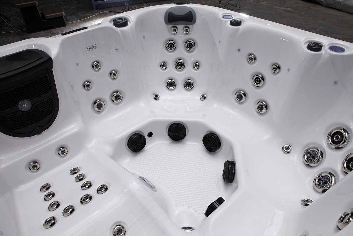 Revolution-spa Saturn 200x200x80 6 fős jakuzzi