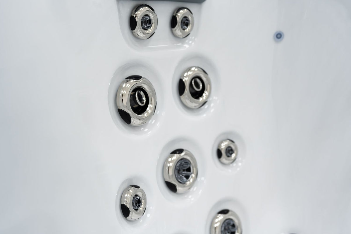 Revolution-spa Saturn 200x200x80 6 fős jakuzzi