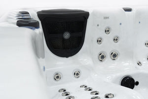 Revolution-spa Saturn 200x200x80 6 fős jakuzzi