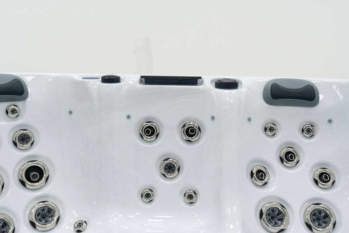 Revolution-spa Saturn 200x200x80 6 fős jakuzzi