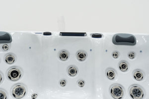 Revolution-spa Saturn 200x200x80 6 fős jakuzzi