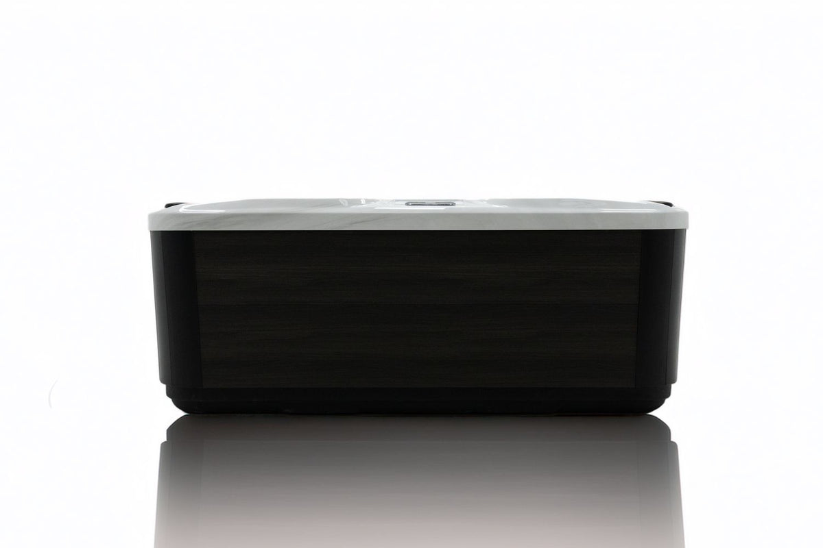 Revolution-spa Saturn 200x200x80 6 fős jakuzzi