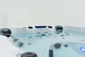 Revolution-spa Saturn 200x200x80 6 fős jakuzzi
