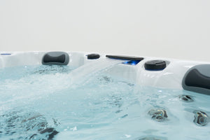 Revolution-spa Saturn 200x200x80 6 fős jakuzzi