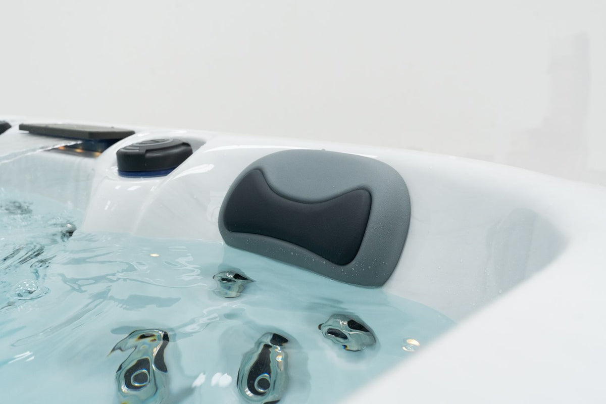 Revolution-spa Saturn 200x200x80 6 fős jakuzzi