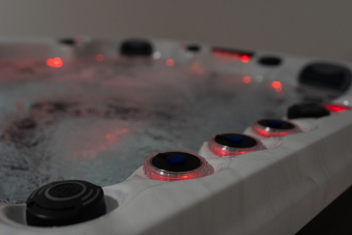 Revolution-spa Saturn 200x200x80 6 fős jakuzzi