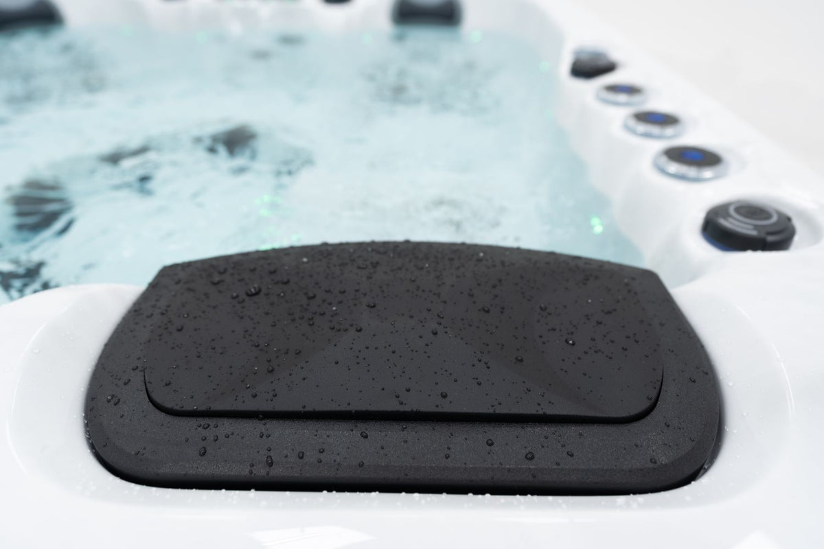 Revolution-spa Saturn 200x200x80 6 fős jakuzzi