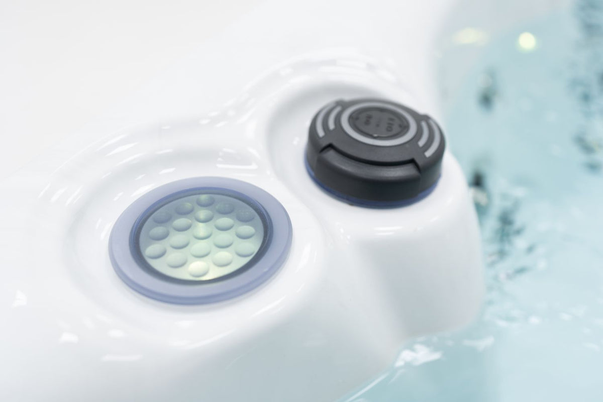 Revolution-spa Saturn 200x200x80 6 fős jakuzzi