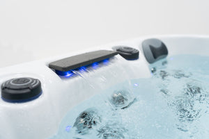 Revolution-spa Saturn 200x200x80 6 fős jakuzzi