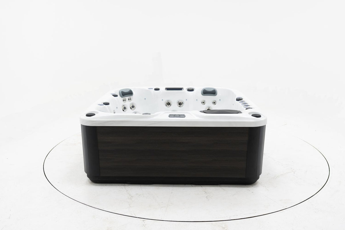 Revolution-spa Saturn 200x200x80 6 fős jakuzzi