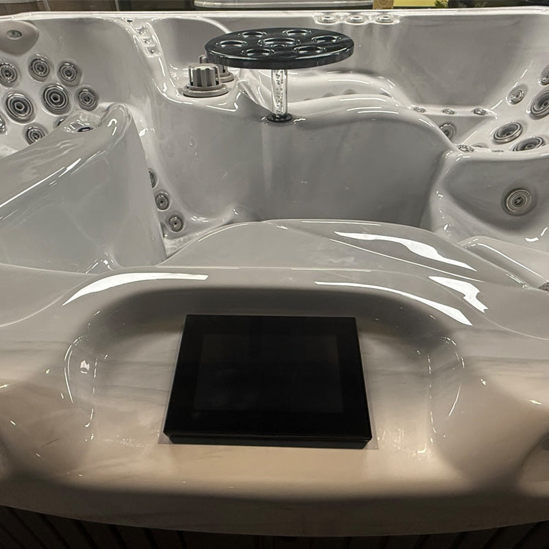 Revolution-spa The Oasis 275x234x91 cm 5 fős jakuzzi