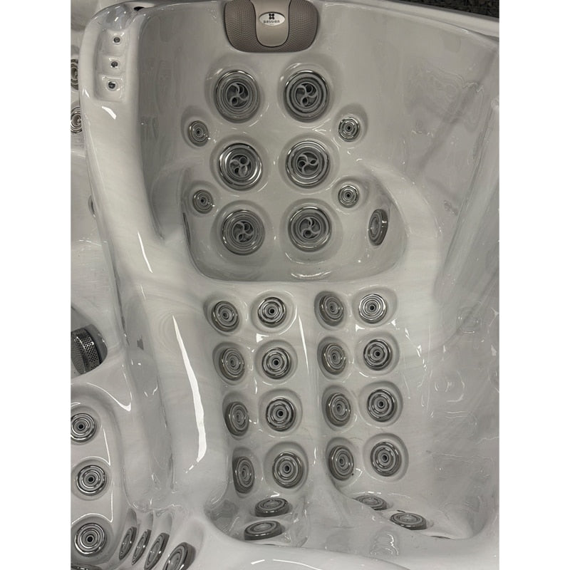 Revolution-spa The Oasis 275x234x91 cm 5 fős jakuzzi