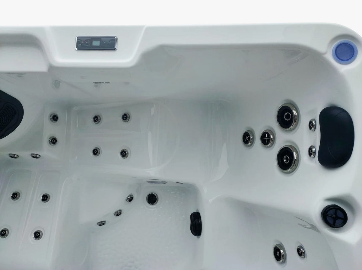 REVOLUTION TRIDENT jakuzzi 200x200x90 cm